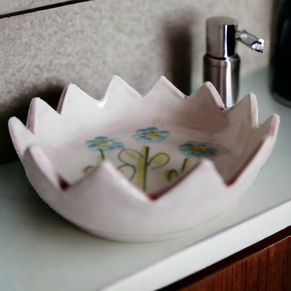 BATH AND BODY WORKS Vintage 1990's Hand Crafted Painted Soap Dish